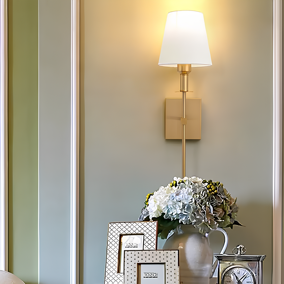 Classic Elegance Wall Light - Rechargeable LED, 16 Colors, Remote