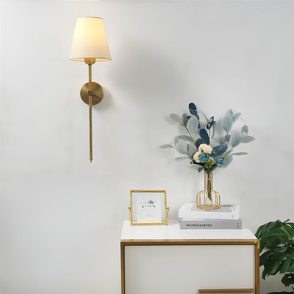 Classic Elegance Wall Light - Rechargeable LED, 16 Colors, Remote
