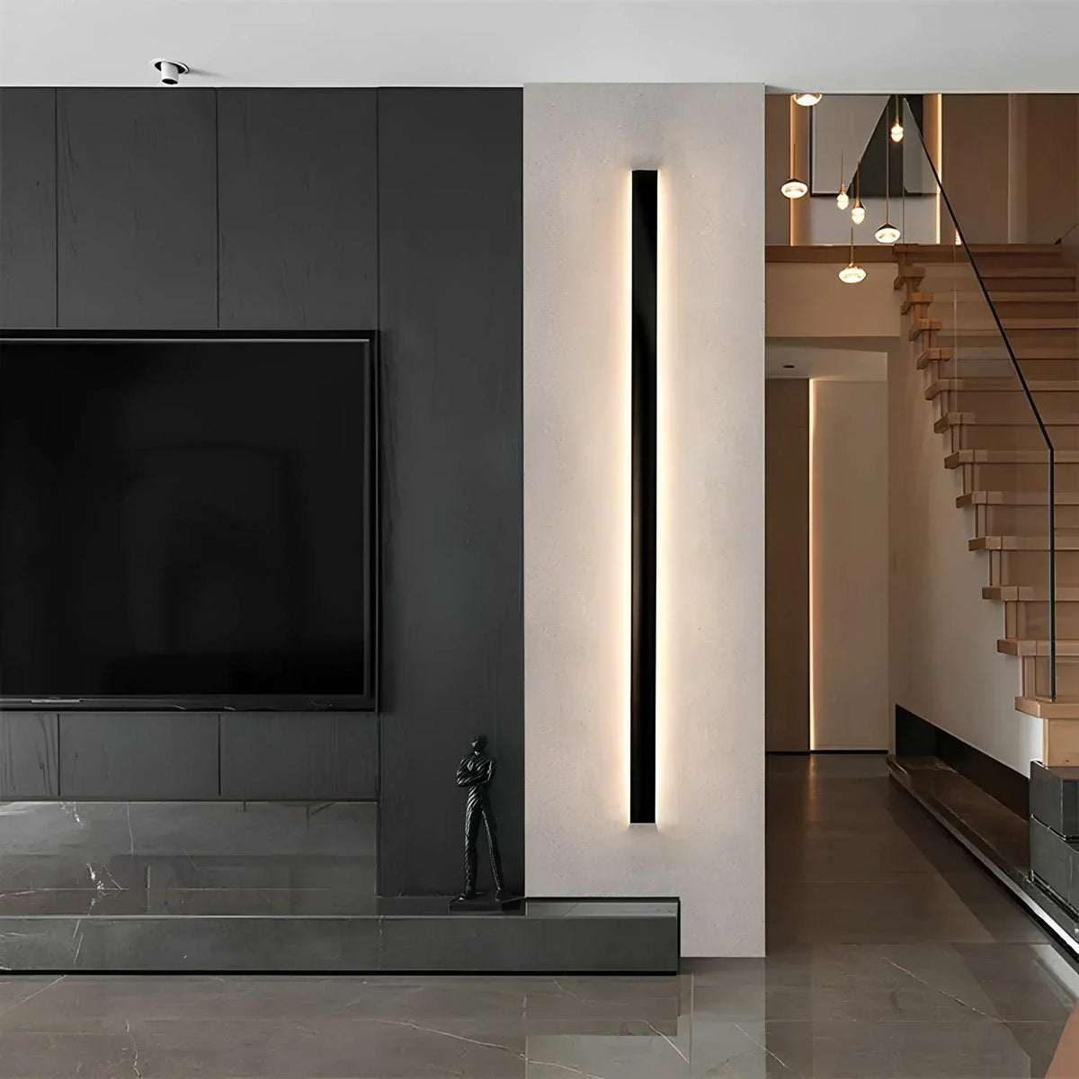 Linear Luxe Outdoor Wall Sconce - Weatherproof LED, Modern Facade Light