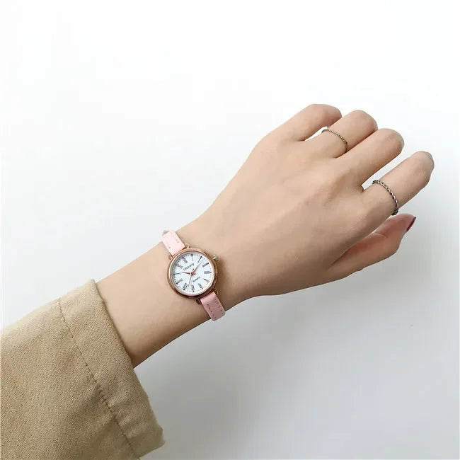 Premium Leather Vintage Watch - Small Round Dial