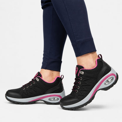 Ridge Waterproof Outdoor Sneakers For Women Colour Black Model Wearing